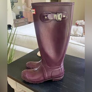 Hunter Tall Plum Rain Boots. Size 5